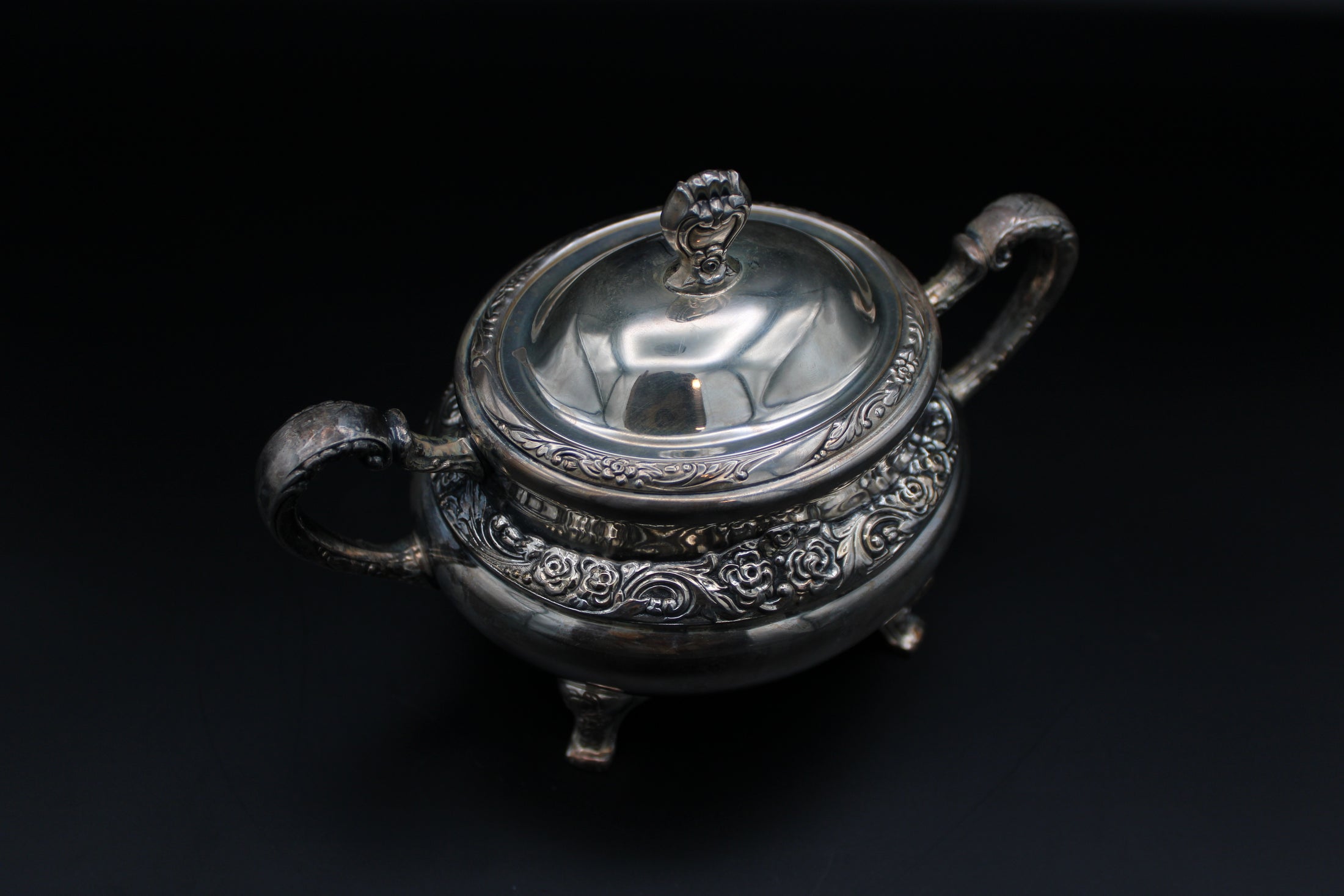 Silver Plated Sugar & Creamer Set With Intricate Floral Detailing - Ballad Community