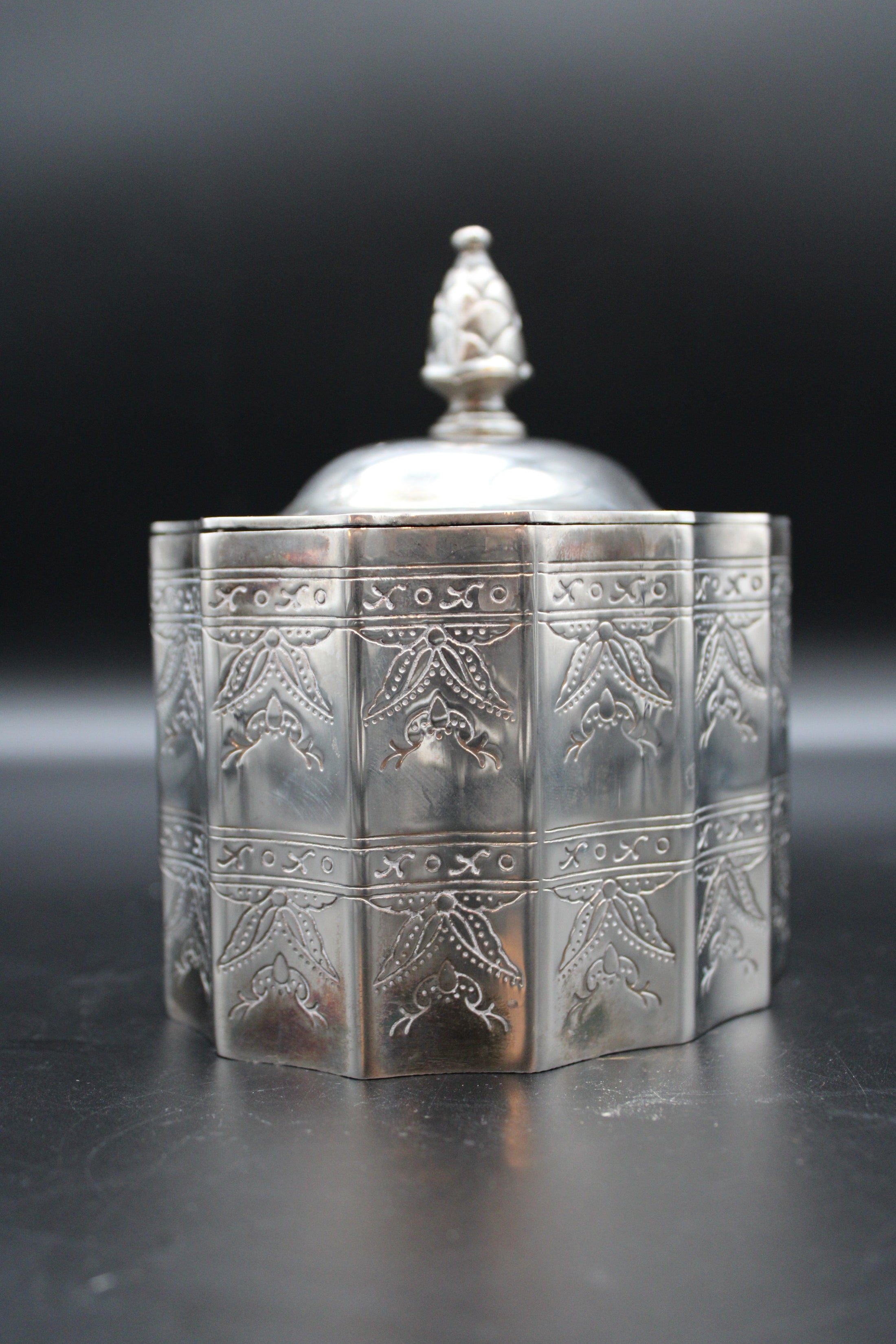 Godinger Silver Plated Scallop Edges Tea Caddy