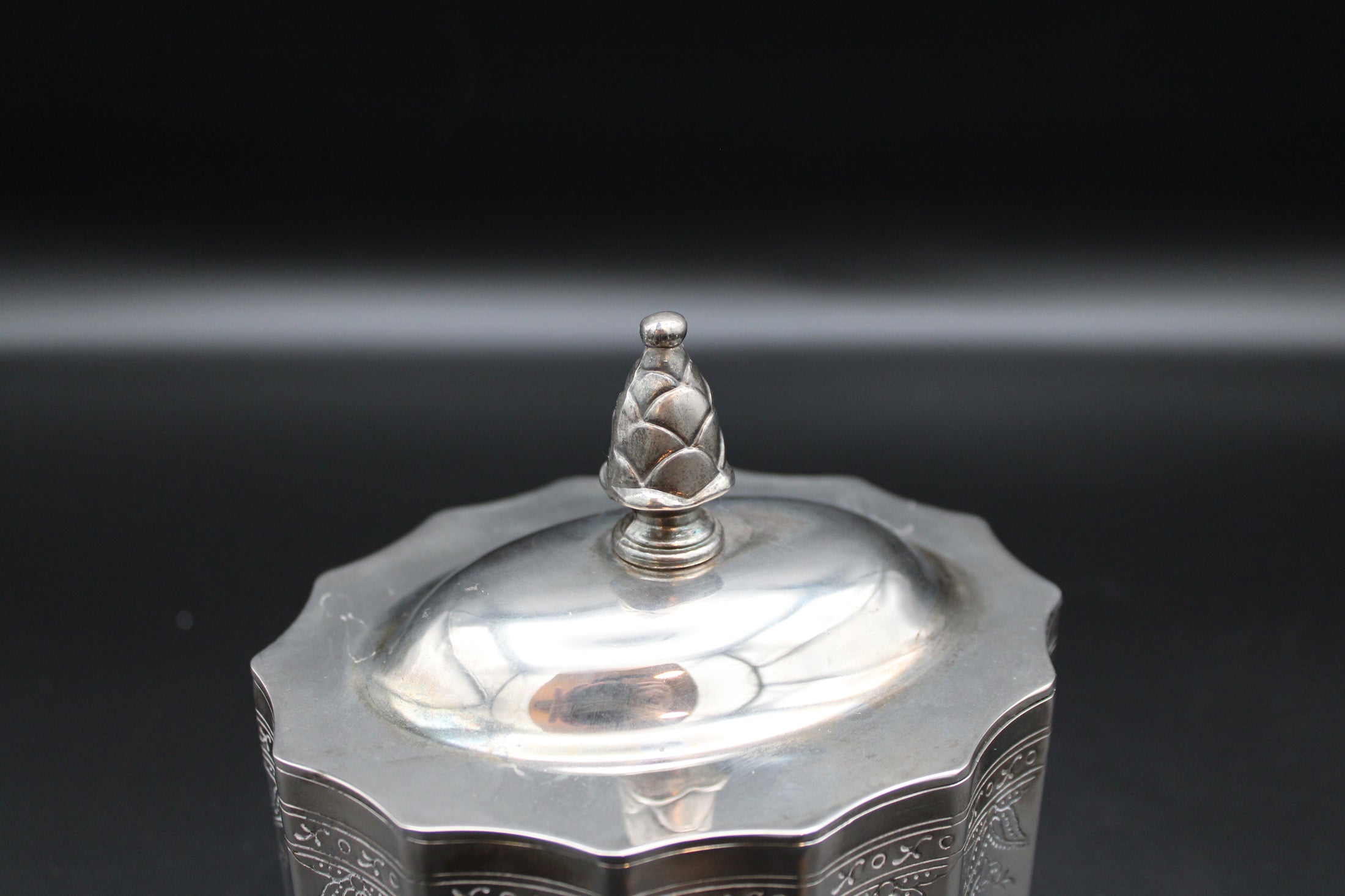 Godinger Silver Plated Scallop Edges Tea Caddy