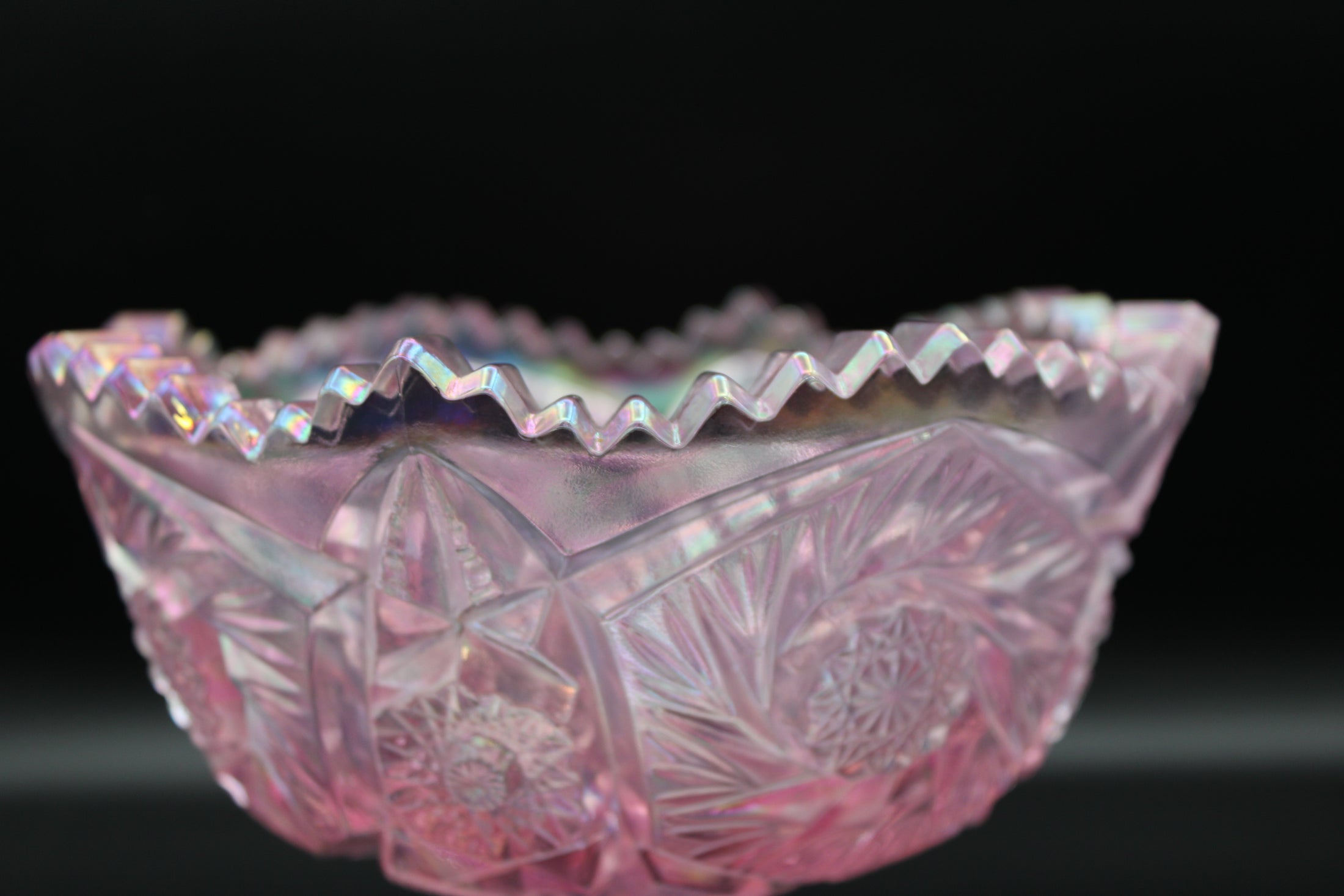 L. E. Smith Pink Iridescent Sawtooth Edge Star Flower Compote