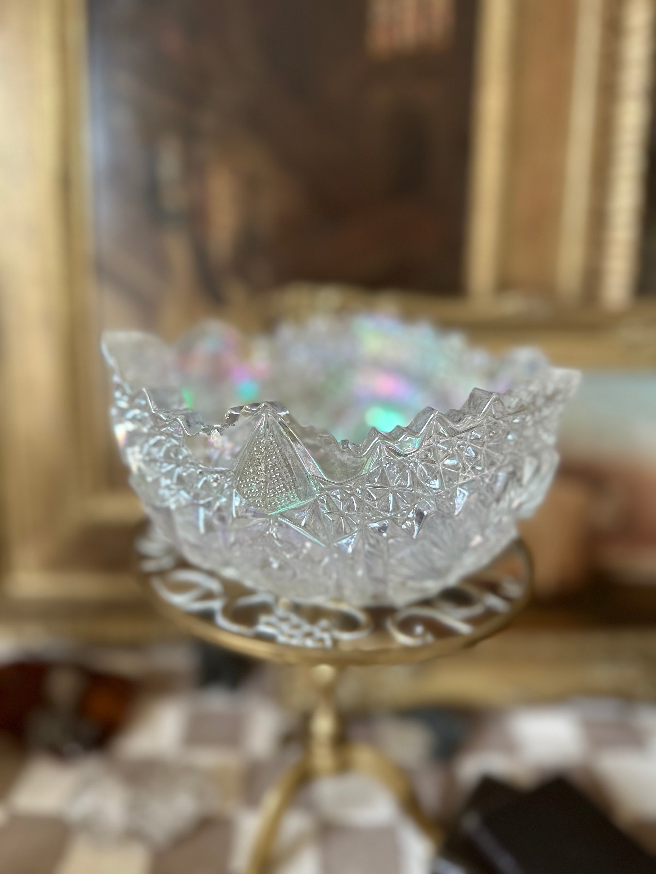 LE Smith Clear Iridescent Sawtooth Edge Bowl