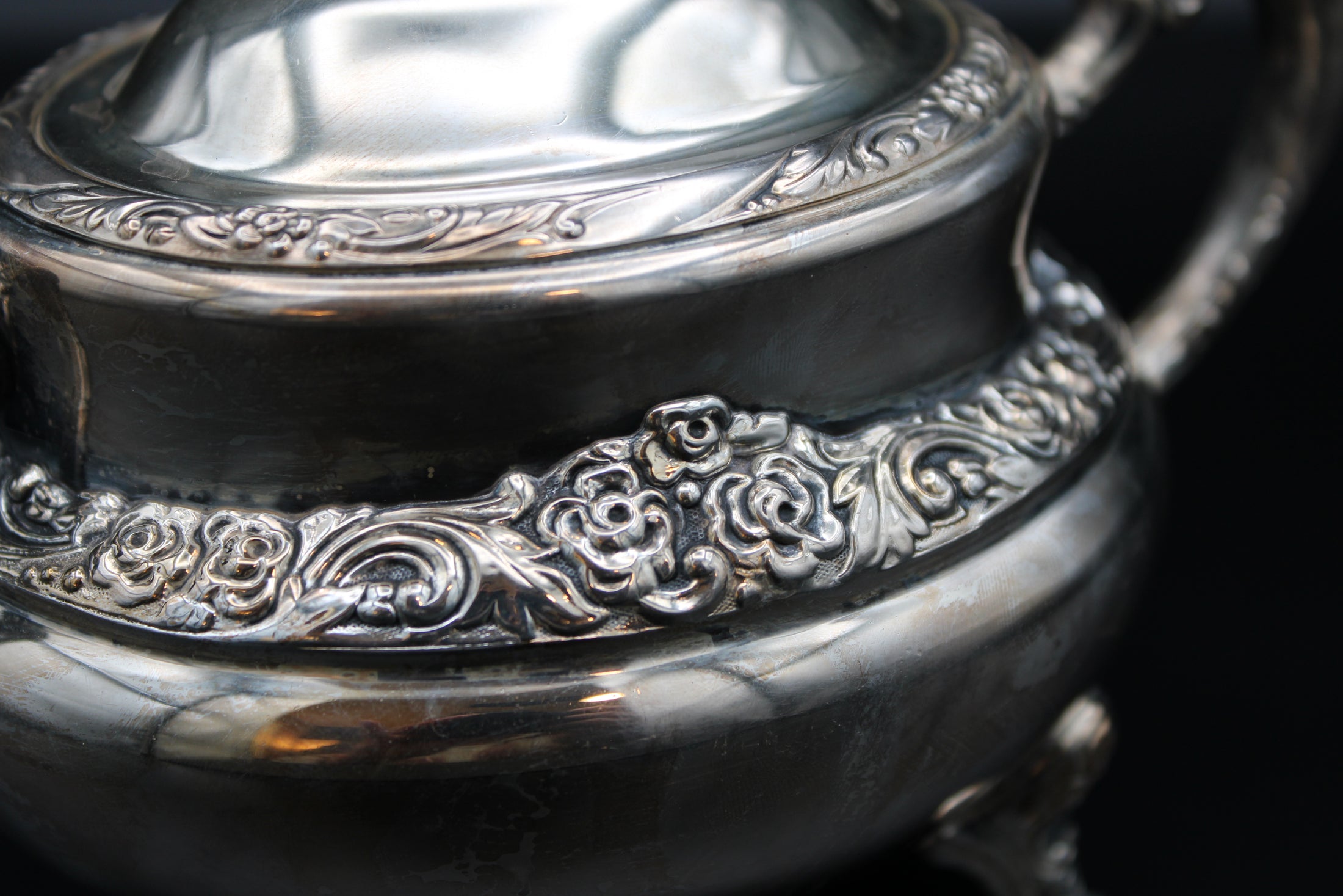 Silver Plated Sugar & Creamer Set With Intricate Floral Detailing - Ballad Community