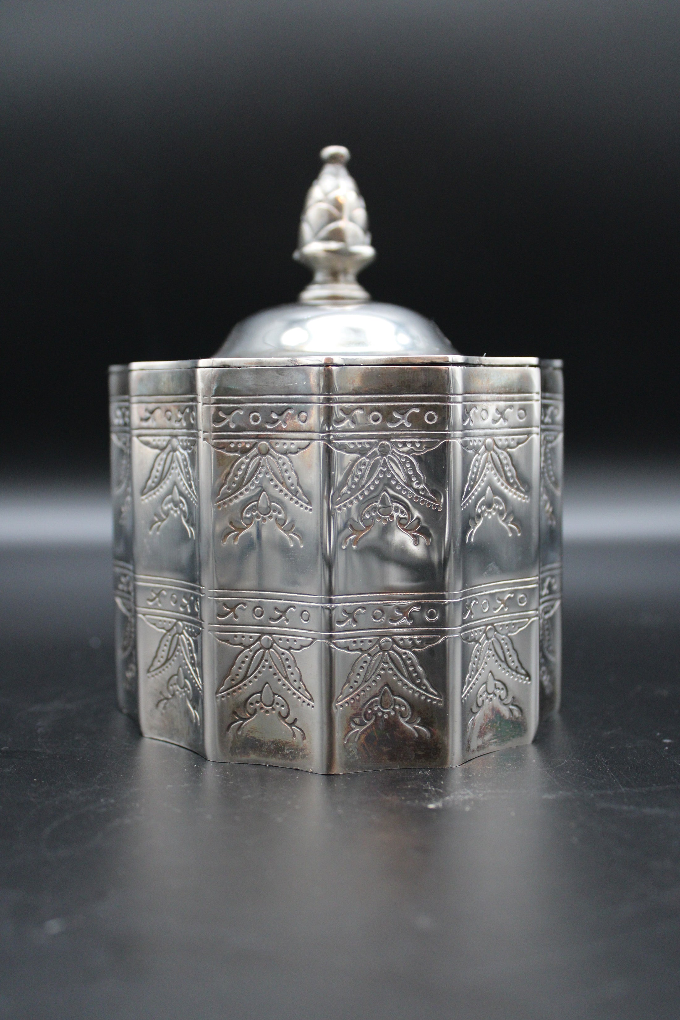 Godinger Silver Plated Scallop Edges Tea Caddy