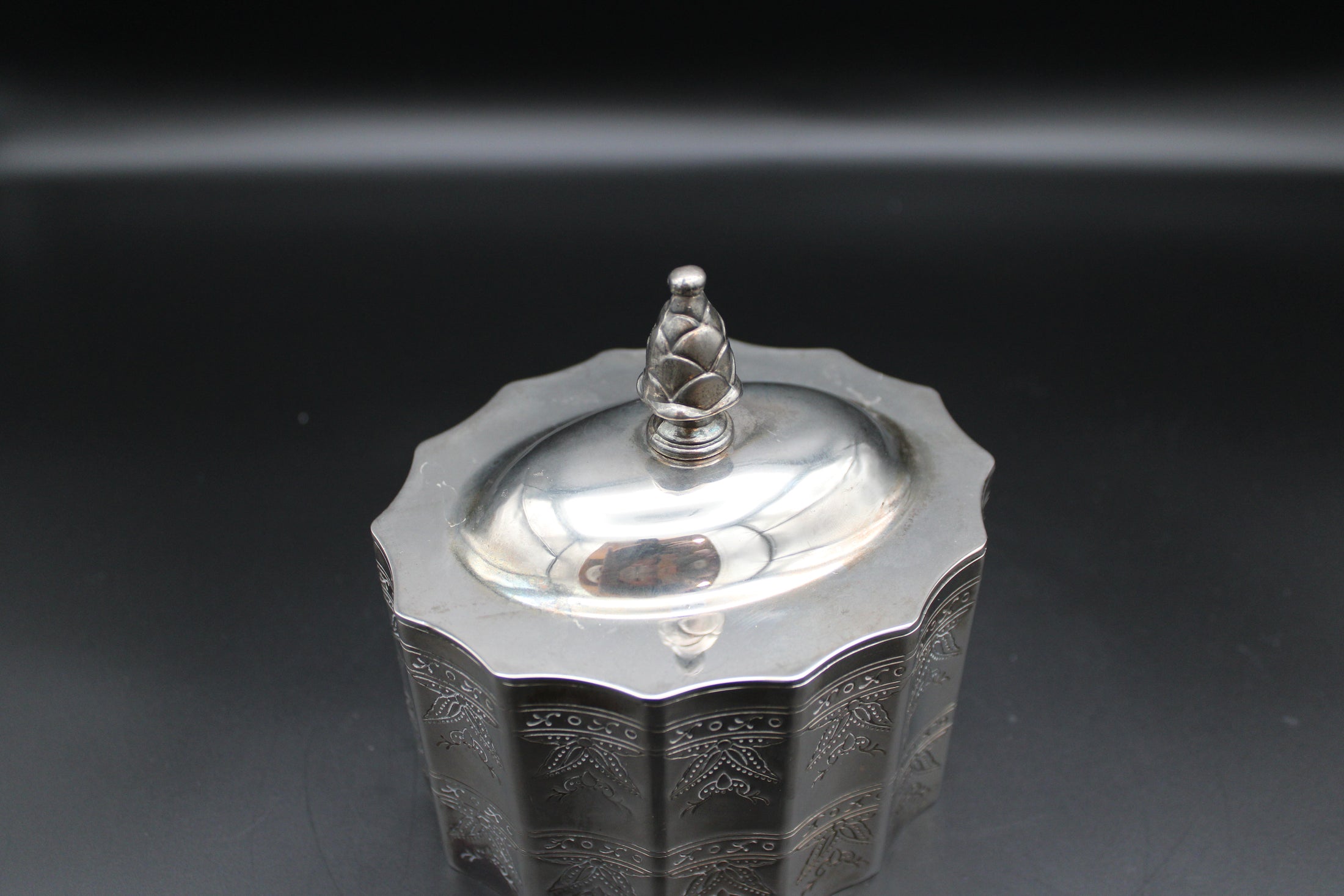 Godinger Silver Plated Scallop Edges Tea Caddy