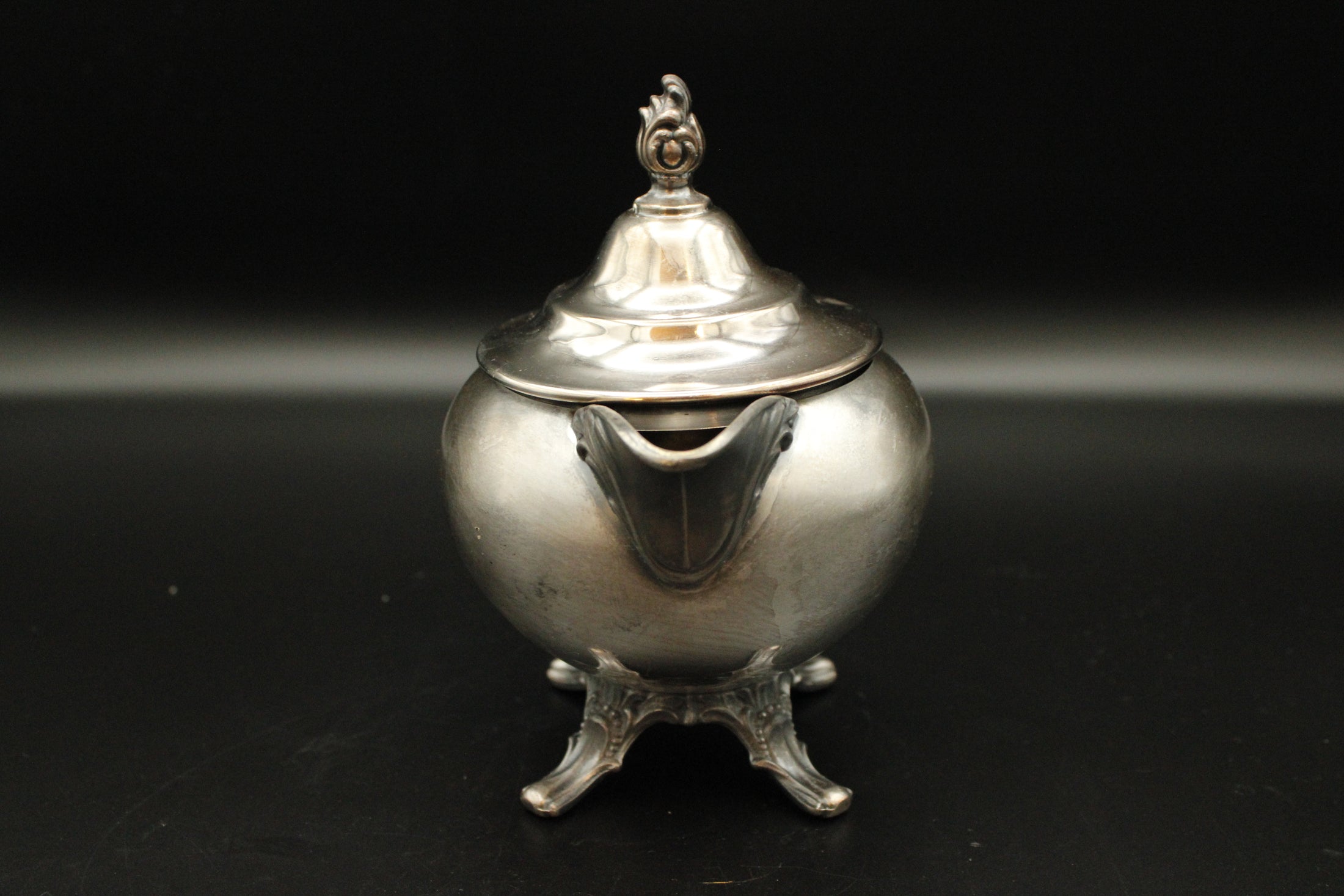 Sheridan Silver Plated Lidded Sugar and Creamer Set