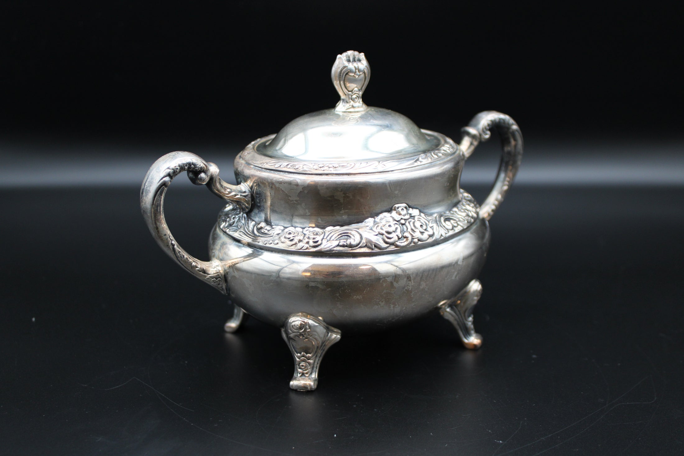 Silver Plated Sugar & Creamer Set With Intricate Floral Detailing - Ballad Community